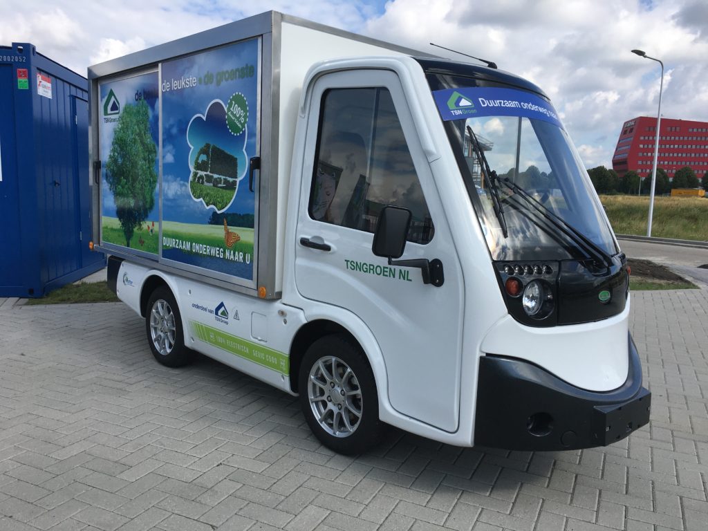 Gewrapte elektrische bakwagen
