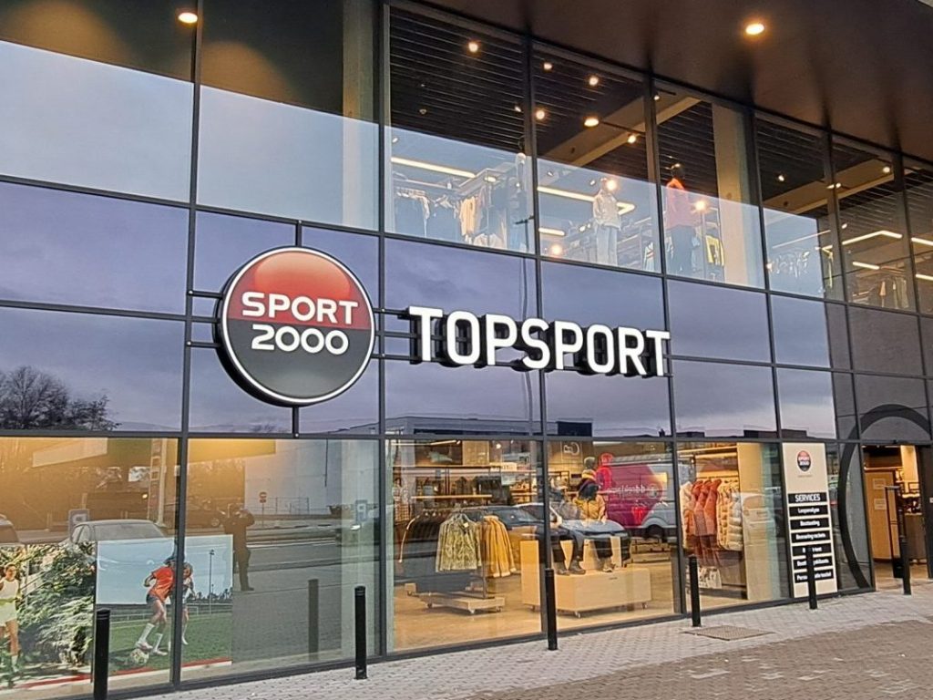 Gevelreclame Gevelbelettering Sport_2000