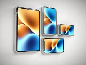 Cluster van digitale displayschermen op witte retailmuur met amberkleurige en elektrisch blauwe content, chromen randen in studioverlichting.