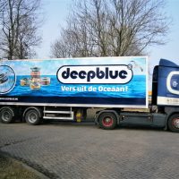 Deep blue vrachtwagen belettering